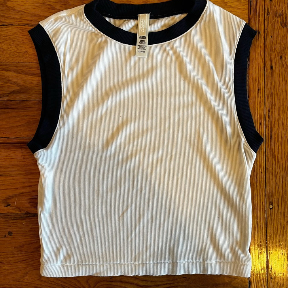SKIMS White Stretch Crop Tank Top Muscle Tee with Navy Trim